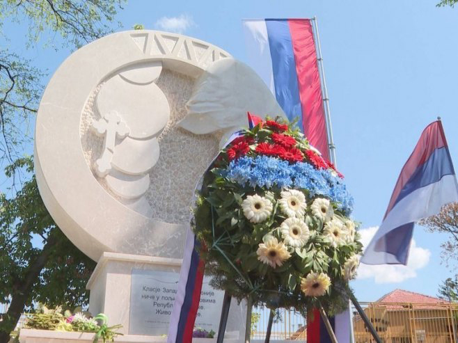 БАЊАЛУКА, 30. АПРИЛА /СРНА/ - У Градишци ће сутра бити обиљежено 30 година од погрома над 15.000 Срба из западне Славоније у хрватској акцији "Бљесак", када је убијено најмање 263 Срба, међу којима 12 дјеце.