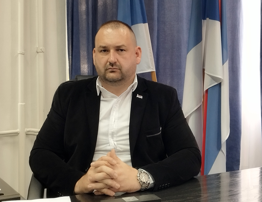 БАЊАЛУКА, 2. МАЈА /СРНА/ - Крвави пир над недужним младићима ЈНА у Добровољачкој улици у Сарајеву резултат је званичне политике тадашњег муслиманског руководства, изјавио је Срни вршилац дужности директора Републичког центра за истраживање рата, ратних злочина и тражење несталих лица Виктор Нуждић.