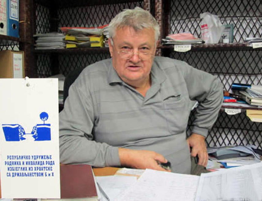 БАЊАЛУКА, 2. МАЈА /СРНА/ - Хрватска доношењем Закона о гробљима жели да затре идентитет српског народа и његово вјековно постојање у тој земљи, док ЕУ у томе нијемо посматра своју чланицу, рекао је Срни предсједник Удружења радника и инвалида рада избјеглих из Хрватске са држављанством БиХ Никола Пузигаћа.