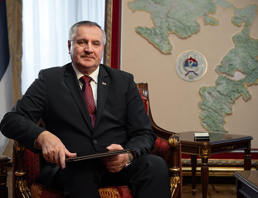 БАЊАЛУКА, 3. МАЈА /СРНА/ - Предсједник Владе Републике Српске Радован Вишковић честитао је новинарима, редакцијама, уредницима и Удружењу новинара Републике Српске, 3. мај, Међународни дан слободе медија, истичући да је слобода медија једна од вриједности на којој почива савремено друштво.