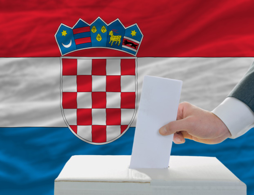 ДВОР, 6. МАЈА /СРНА/ - За предстојеће локалне изборе у Хрватској у општини Двор регистроване су четири листе са по 13 кандидата, колико броји општинско вијеће.