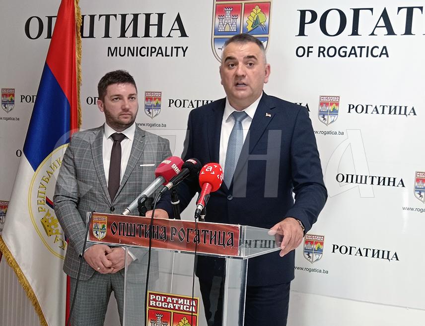 РОГАTИЦА, 7. МАЈА /МАЈА/ - Министар пољопривреде, шумарства и водопривреде Републике Српске Саво Минић рекао је да ће Влада Српске помоћи са 500.000 КМ опремање погона за примарну прераду меркантилног кромпира у Рогатици.