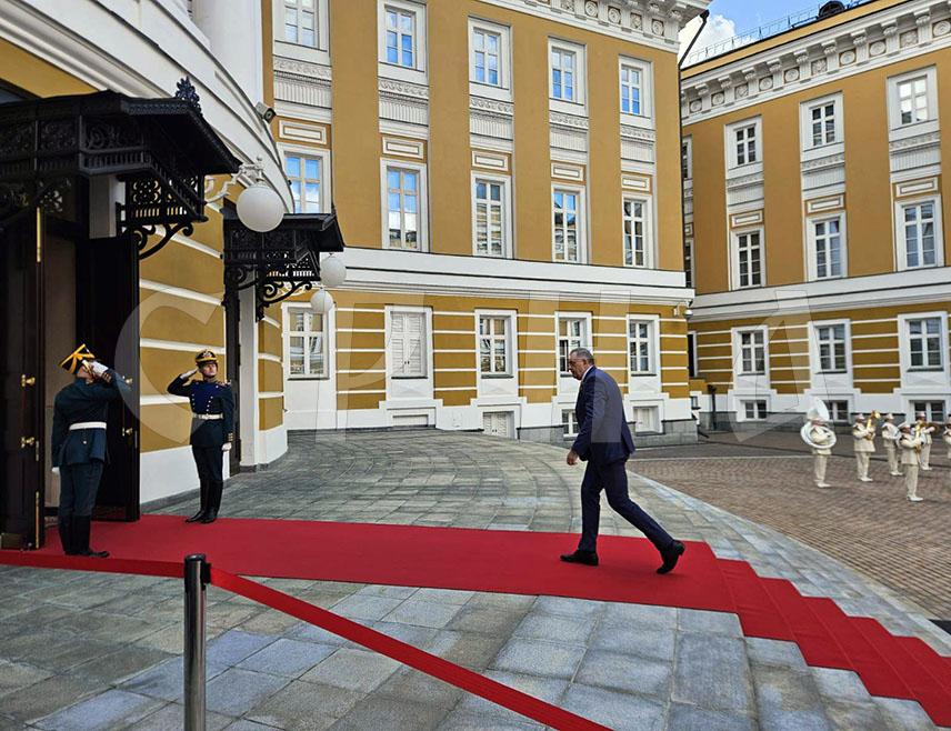 MOSCOW, MAY 9 /SRNA/ - Republika Srpska President Milorad Dodik and the Serbian member of the BiH Presidency Željka Cvijanović were among the first guests to arrive at the Kremlin this morning.