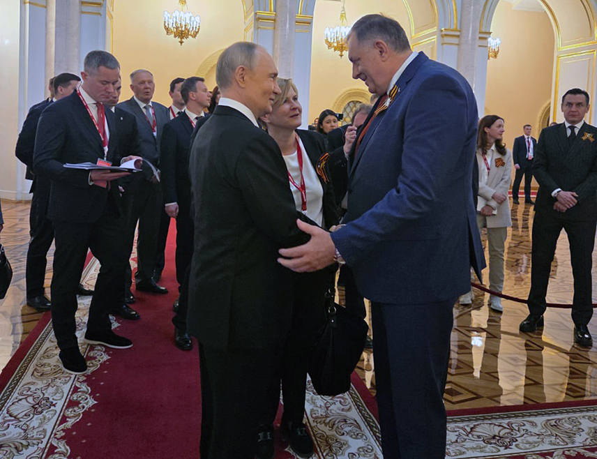 MOSCOW, MAY 9 /SRNA/ - Republika Srpska President Milorad Dodik pointed out after his meeting with Russian President Vladimir Putin that Srpska could count on Russia's support in defending the Dayton Peace Agreement.