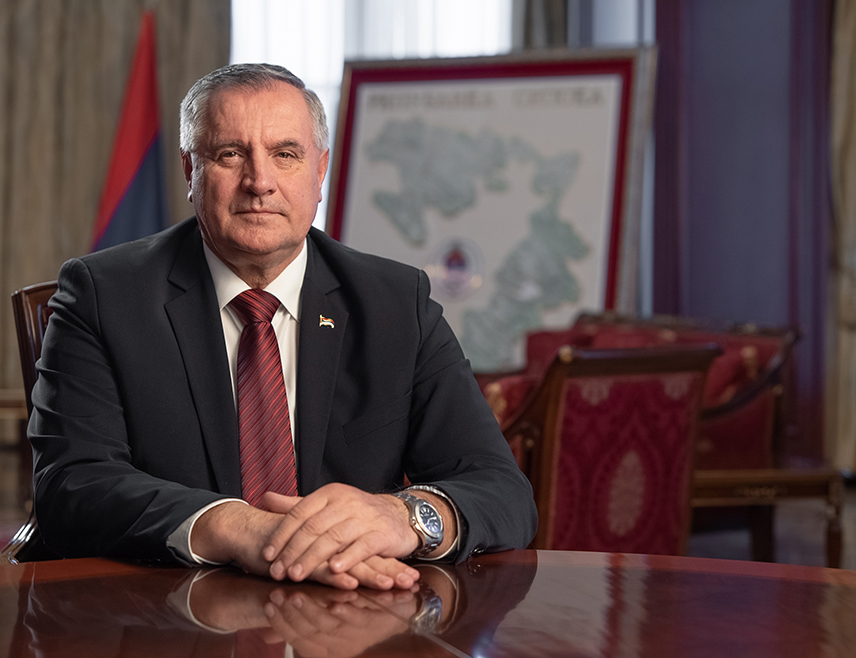 БАЊАЛУКА, 11. МАЈА /СРНА/ - Предсједник Владе Републике Српске Радован Вишковић истакао је да је Војска Републике Српске била бедем одбране и одговор српског народа на тешку историјску судбину која му је била наметнута.