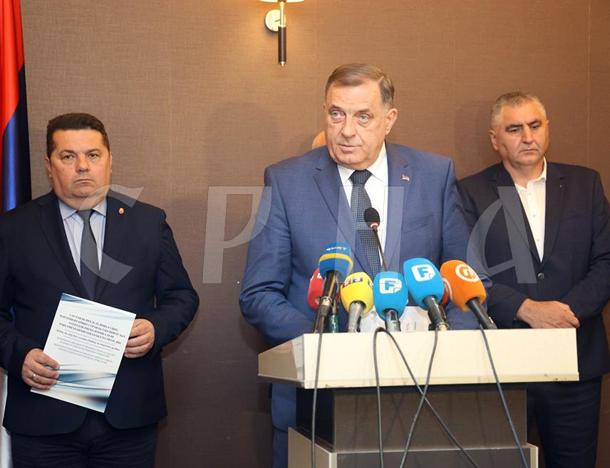 DOBOJ, MAY 14 /SRNA/ – The President of Republika Srpska Milorad Dodik sent a message to the parties that did not respond to the invitation for today’s meeting in Doboj, stating that Srpska remains open to dialogue whenever they are ready.