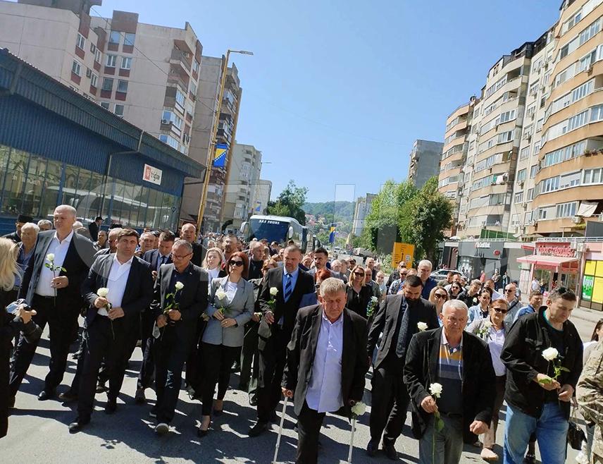 TUZLA, MAY 15 /SRNA/ - Survivors of the Tuzla Convoy have called on the authorities in Tuzla to allow, 33 years after the crime, the installation of a memorial plaque at Brčanska Malta, where 54 young men were treacherously killed in a Muslim attack on a JNA convoy.