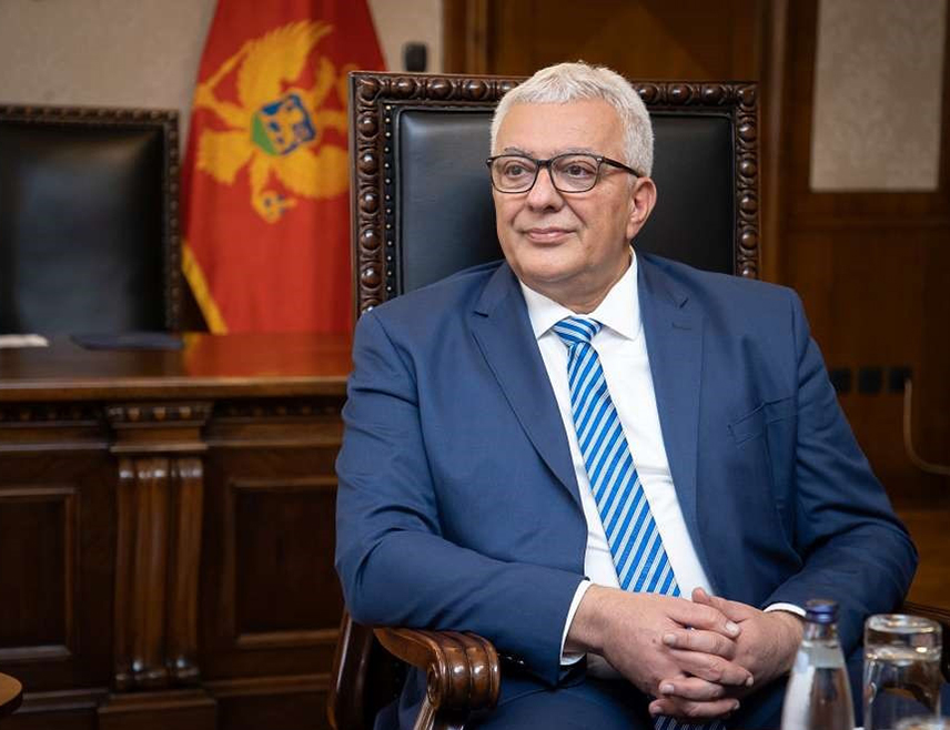 ПОДГОРИЦА, 15. МАЈА /СРНА/ - Предсједник Скупштине Црне Горе Андрија Мандић рекао је да је црногорски шеф дипломатије Ервин Ибрахимовић гласао за пријем самопроглашеног Косова у чланство Савјета Европе без одлуке Владе, чиме је прекршио коалициони споразум партија у власти.