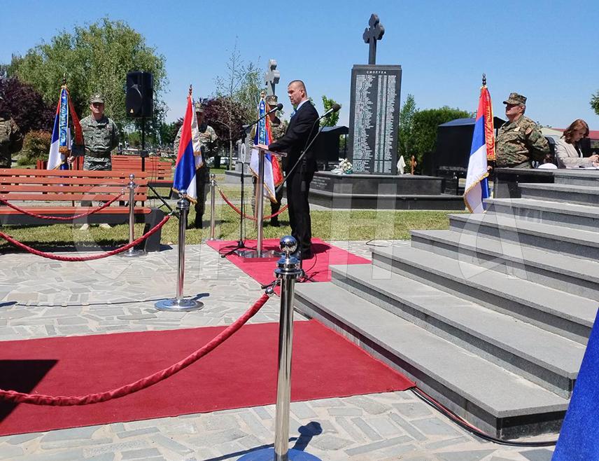 БИЈЕЉИНА, 15. МАЈА /СРНА/ - Само Република Српска је гарант да се злочини попут оног у Тузланској колони никада неће поновити, поручио је помоћник министра за борачко-инвалидску и заштиту цивилних жртава рата Републике Српске Небојша Видаковић.