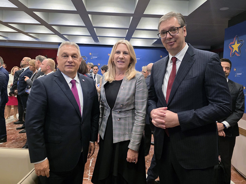 ТИРАНА, 16. МАЈА /СРНА/ - Српски члан и Предсједавајућа Предсједништва БиХ Жељка Цвијановић истакла је да се данас у Тирани састала са великим и доказаним пријатељима - предсједником Србије Александром Вучићем, предсједником Азербејџана Илхамом Алијевом и премијером Мађарске Виктором Орбаном.