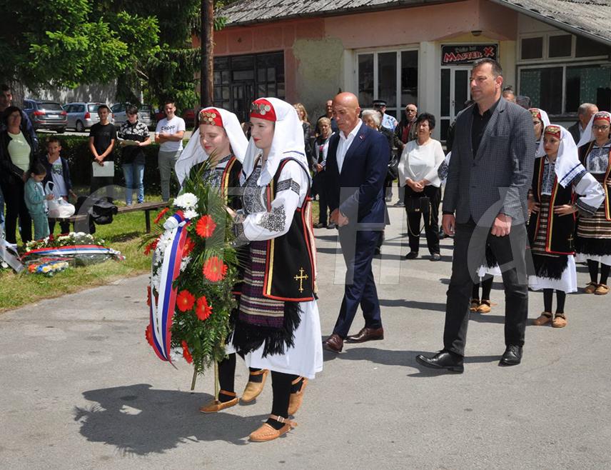 ПРИЈЕДОР, 18. МАЈА / СРНА/ - У селу Ламовита код Приједора данас су обиљежене 83 године од формирања Прве крајишке пролетерске народноослободилачке ударне бригаде.