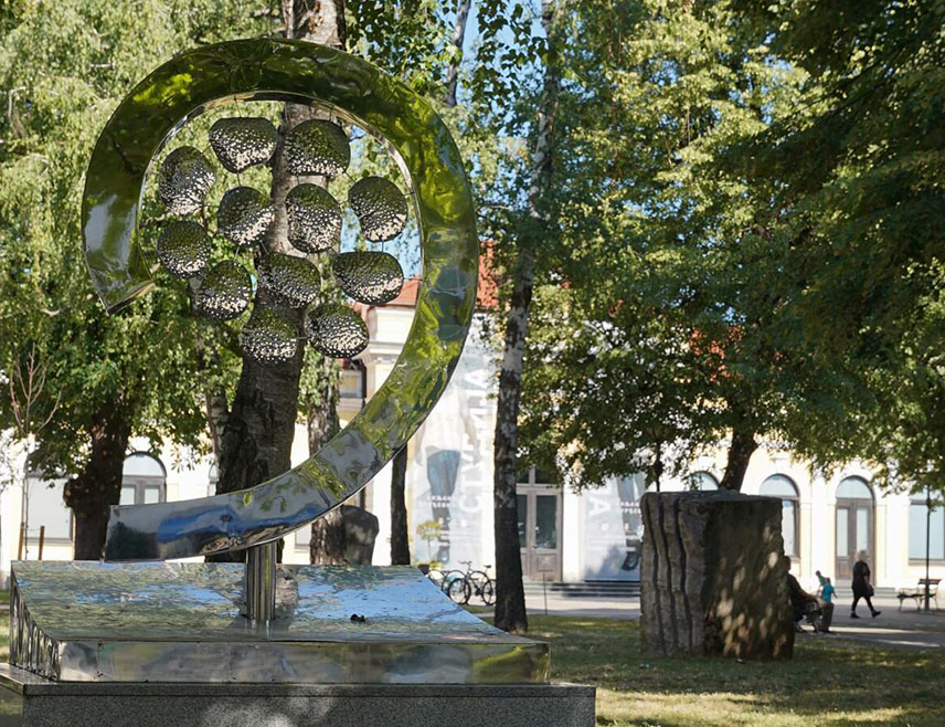 БИЈЕЉИНА, 21. МАЈА /СРНА/ - На Одјељењу за интензивну његу бањалучког породилишта од 22. маја до 19. јуна 1992. године преминуло је 12 пријевремено рођених беба, које би имале шансу да се боре за живот да им се кисеоник могао дати у бањалучкој болници или да су могле бити транспортоване у Београд ради боље здравствене његе.