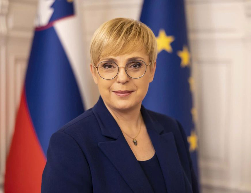ЉУБЉАНА, 26. МАЈА /СРНА - РИА Новости/ - ЕУ је направила грешку када је прекинула комуникацију са Русијом, изјавила је предсједник Словеније Наташа Пирц Мусар.