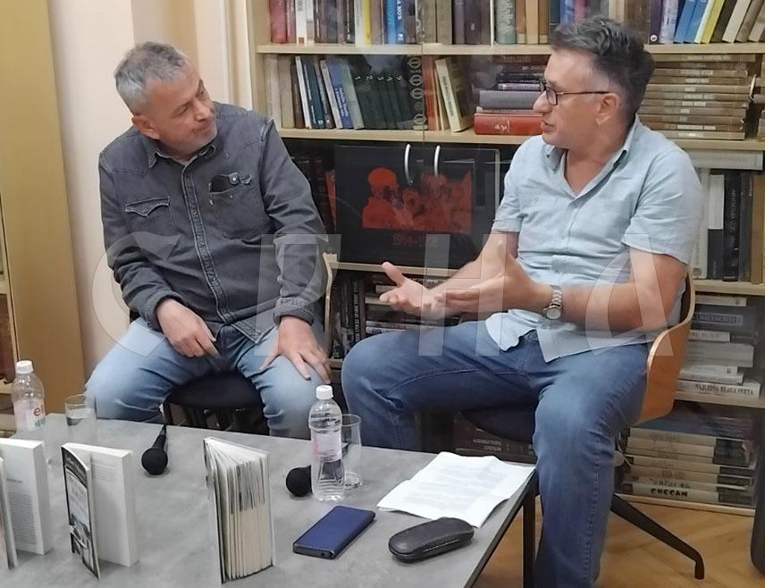 ПРИЈЕДОР, 28. МАЈА /СРНА/ - У градској читаоници вечерас је одржано књижевно вече на којем је свој опус представио књижевник из Београда Срђан Ваљаревић, који се окушао у бројним жанровима.