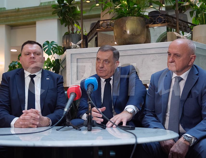 BUDAPEST, JUNE 5 /SRNA/ – The President of Republika Srpska Milorad Dodik stated today in Budapest that the purpose of non-papers is to stir domestic and local attention and debate, and that the best response to them is to simply ignore them.