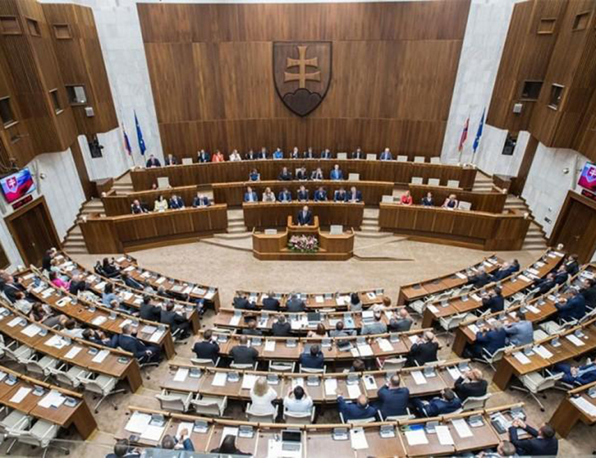 БРАТИСЛАВА, 5. ЈУНА /СРНА/ - Парламент Словачке усвојио је резолуцију којом захтијева од Владе да гласа против усвајања нових међународних санкција Русији, јавила је словачка агенција ТАСР.