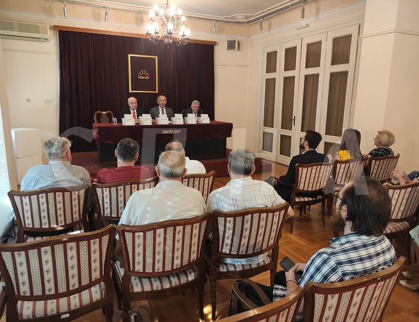 BANJA LUKA, JUNE 14 /SRNA/ - The Hungarian edition of the book "The End of the Vampire Ball" by Milan Ljepojević, which documents crimes and acts of aggression against the Serb people during the 20th century, was presented today at the Banski Dvor Cultural Centre in Banja Luka.