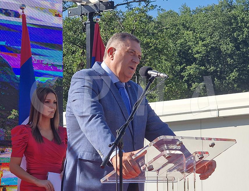 ŠEKOVIĆI, JUNE 15 /SRNA/ - Republika Srpska President Milorad Dodik has stated today that the gas pipeline construction issue in Srpska must be resolved, emphasizing that the public needs to understand that gas is the energy source of the future the sufficient quantities of which are available.