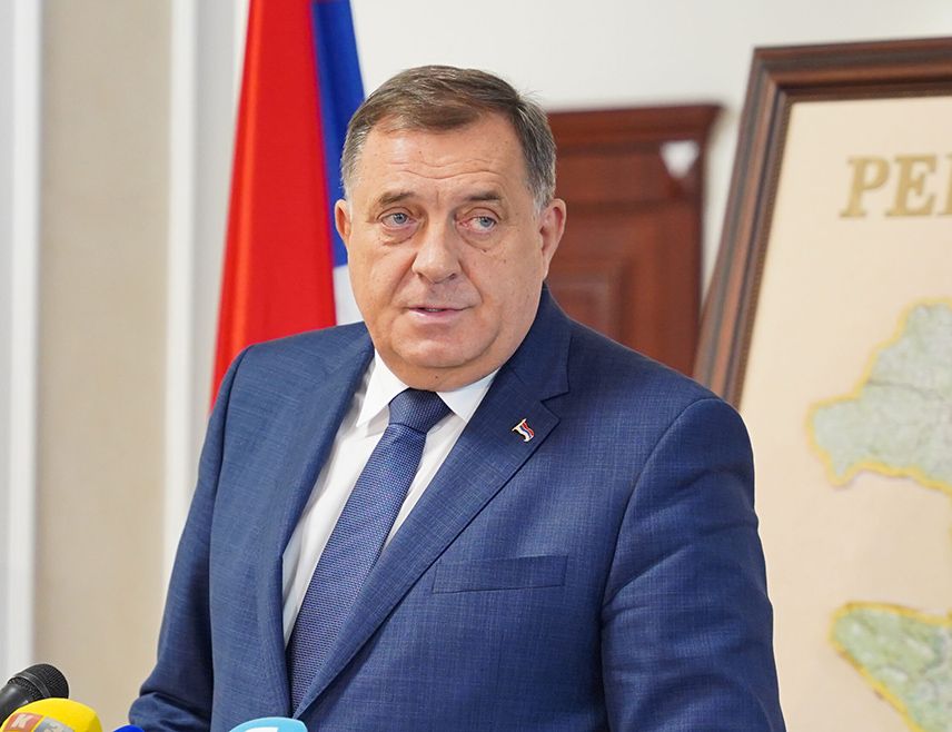 БАЊАЛУКА, 16.ЈУНА /СРНА/ - Предсједник Републике Српске Милорад Додик изјавио је да је данас упутио Народној скупштини иницијативу да се размотри информација о мигрантима како би Српска донијела одређене мјере поводом најаве влада Велике Британије и неких земаља ЕУ да више од 50.000 миграната буде пребачено у БиХ.