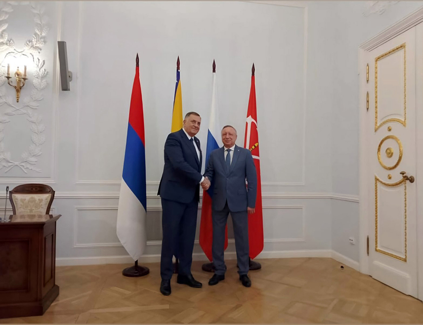 САНКТ ПЕТЕРБУРГ, 18. ЈУНА /СРНА/ - Руска подршка Републици Српској остаје стабилна, а предсједник Русије Владимир Путин сигуран је да ће Српска све потешкоће превазићи, изјавио је губернатор Санкт Петербурга Александар Беглов током састанка са делегацијом Српске коју предводи предсједник Српске Милорад Додик.