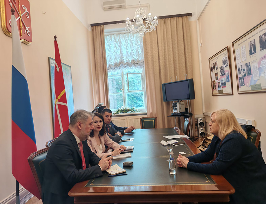 SAINT PETERSBURG, JUNE 18 /SRNA/ - The Republika Srpska Minister of Health and Social Welfare Alen Šeranić toured the International Heart Center in Saint Petersburg today, where he spoke with the center’s representatives.