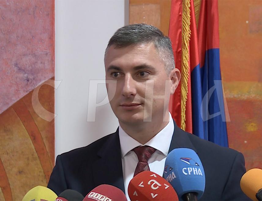 PALE, JUNE 18 /SRNA/ - The Sarajevo "Troika," with the wholehearted support of the "Troika" from Republika Srpska, is persistently engaging in propaganda against Republika Srpska and its officials, to portray an alleged security crisis in BiH, Damjan Škipina, a member of the Republika Srpska National Assembly, told SRNA.
