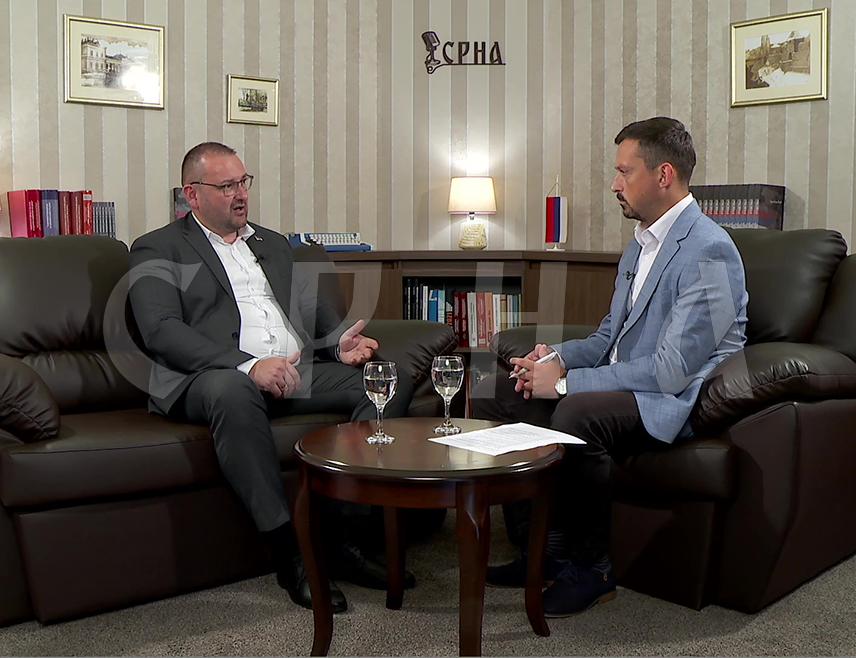 БАЊАЛУКА, 21. ЈУНА /СРНА/ - Вршилац дужности директора Републичког центра за истраживање рата, ратних злочина и тражење несталих лица Виктор Нуждић рекао је Срни да је једини начин за ширење истине о српском страдању у Одбрамбено-отаџбинском рату презентација чињеница иностраној научној заједници.