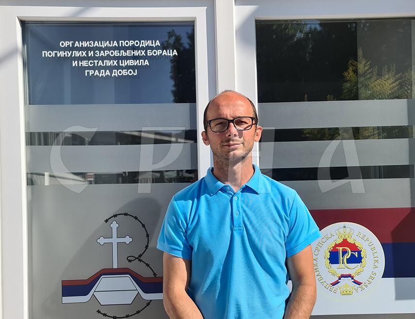 ДОБОЈ, 21. ЈУНА /СРНА/ - У Добоју су до сада евидентирана 23 свједочења лица која су у Одбрамбено-отаџбинском рату трагично изгубила сроднике, чији је видео-запис сачуван у оквиру пројекта мултимедијалног музеја који је покренула Јавна установа Меморијални центар Републике Српске, а подржала Градска управа.