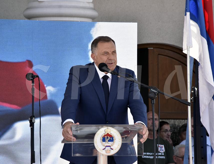 МОДРИЧА, 22. ЈУНА /СРНА/ - Предсједник Републике Српске Милорад Додик рекао је да је битка за пробој коридора била велика побједа Војске Републике Српске, која је омогућила повезаност Српске.