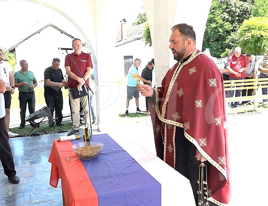 ПРЊАВОР, 22. ЈУНА /СРНА/ - У Доњим Вијачанима код Прњавора данас обиљежене 33 године од формирања Другог батаљона Прњаворске лаке пјешадијске бригаде и њеног одласка у борбе за пробој коридора 1992. године.