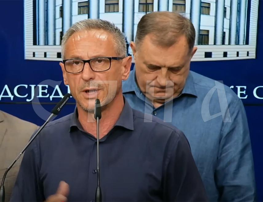 БАЊАЛУКА, 26. ЈУНА /СРНА/ - Предсједник Борачке организације Републике Српске Радан Остојић поручио је да су Срби средњег Подриња и Бирча страдали кроз цијели прошли вијек и истакао да се суживот на овим просторима не може градити на наративу о страдању само једног, бошњачког народа и његовим жртвама.
