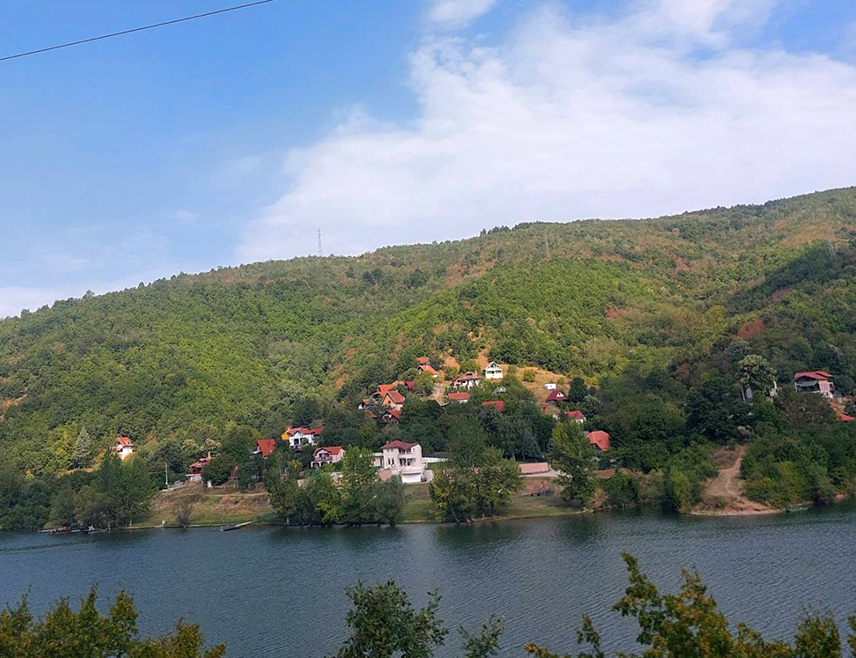 БИЈЕЉИНА, 28. ЈУНА /СРНА/ - У Републици Српској и Федерацији БиХ данас се након умјерено до претежно облачног пријеподнева очекује сунчано вријеме, али без врућине.