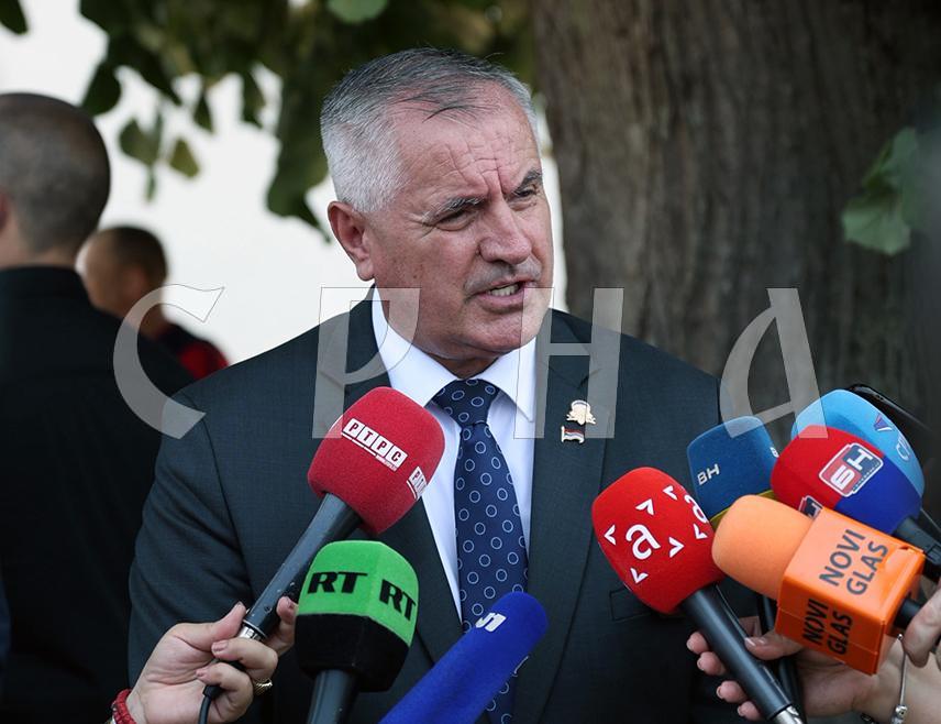 BRATUNAC, JULY 5 /SRNA/ – Republika Srpska Prime Minister Radovan Višković has stated today that the Court of BiH has confirmed what Republika Srpska officials have been warning about for two years - that no official in the world can be tried based on the decisions of an unappointed foreigner.