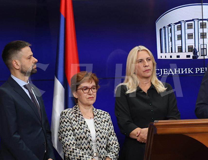 BANJA LUKA, JULY 17 /SRNA/ - Milorad Dodik is not stepping down as the leader of the SNSD, said SNSD vice-president Željka Cvijanović.