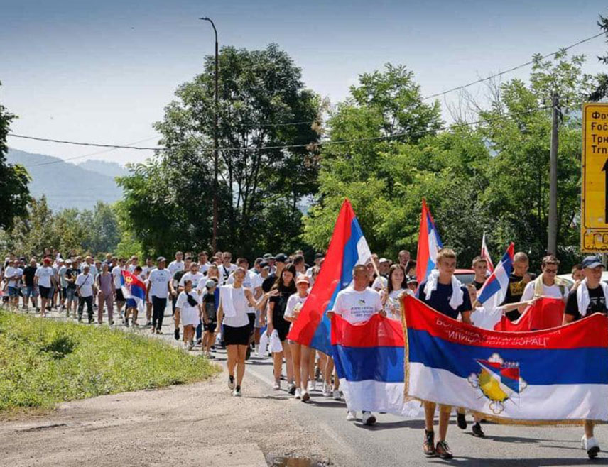 ИСТОЧНА ИЛИЏА, 21. ЈУЛА /СРНА/ – Борачка организација "Илиџански борац" данас у Војковићима организује манифестацију "Да се не заборави" у оквиру које је планиран марш на Илињачу, која се сматра кључном тачком одбране у протеклом Одбрамбено-отаџбинском рату.