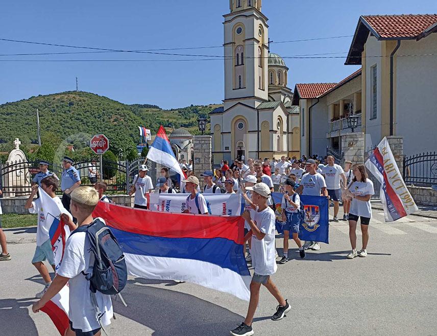 ИСТОЧНО САРАЈЕВО, 21. ЈУЛА /СРНА/ – Традиционалним маршом на Илињачу данас је почела манифестација "4. август – Да се не заборави" поводом 33 године од одбране Војковића, Грлице и Крупца у Одбрамбено-отаџбинском рату.
