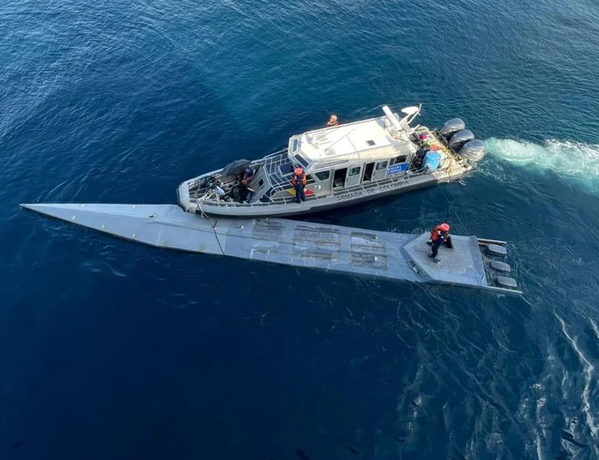 САН САЛВАДОР, 21. ЈУЛА /СРНА - РИА Новости/ - Државна ратна морнарица Салвадора пресрела је подморницу која је превозила 1,3 тоне кокаина вриједности 33 милиона долара, саопштио је салвадорски предсједник Најиб Букеле.