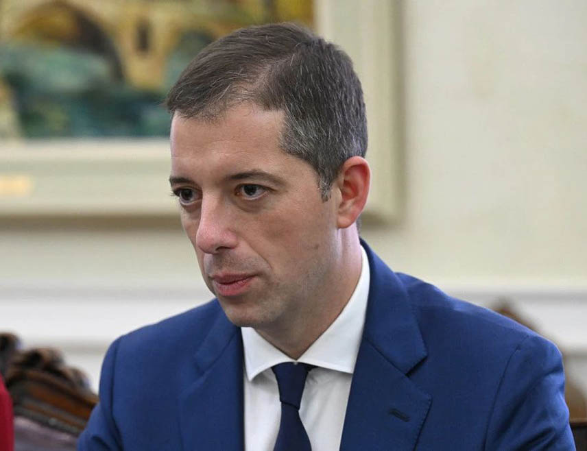БЕОГРАД, 21. ЈУЛА /СРНА/ - Министар спољних послова Србије Марко Ђурић рекао је да Србија остаје посвећена миру, али неће ћутке гледати гажење права српског народа на Косову и Метохији, те поручио међународној заједници да је вријеме да се премијеру самопроглашеног Косова Аљбину Куртију коначно каже – доста је било.