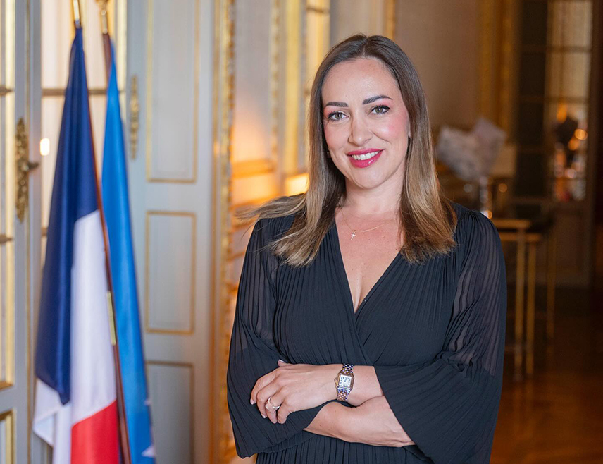 ПАРИЗ, 22. ЈУЛА /СРНА/ - Амбасадор БиХ у Паризу Бојана Кондић Панић организовала је опроштајни пријем поводом завршетка свог мандата амбасадора БиХ у Француској, Алжиру, Андори и Монаку, истичући да јој је била част представљати БиХ у "граду свјетлости" и да је својим ангажманом додатно учврстила односе двије земље.