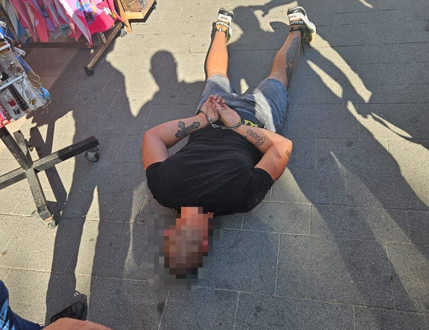 ПОДГОРИЦА, 22. ЈУЛА /СРНА/ - Црногорска полиција ухапсила је у Сутомору мушкарца чији су иницијали Н.П. /25/, осумњиченог за убиство Ивана Милачића /32/ у Подгорици.