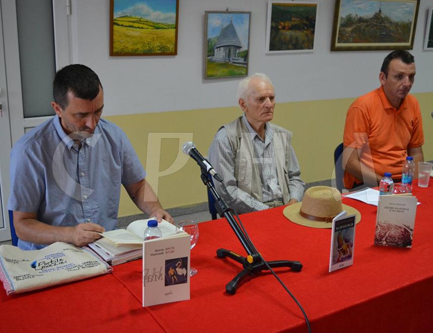 ЛОПАРЕ, 23. ЈУЛА /СРНА/ - У оквиру програма манифестације "Дани дијаспоре" мајевички пјесник Слободан Јовић је, у сарадњи са Центром за културу Лопаре, уприличио књижевно вече на којем су своје текстове читали Драган Марковић и Љубомир Ћорилић.