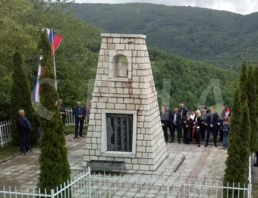 ИСТОЧНО САРАЈЕВО, 28. ЈУЛА /СРНА/ - Породице убијених на подручју горњег Подриња траже правду за злочине над њиховим најближима у Одбрамбено-отаџбинском рату које су починили муслимански злочинци и очекују да одговорни буду кажњени с обзиром на то да је убијен велики број цивила, међу којима је било и дјеце.