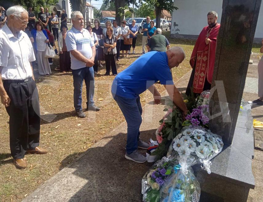ШАМАЦ, 30. ЈУЛА /СРНА/ - У Брвнику код Шамца данас је служен парастос за 18 погинулих бораца Војске Републике Српске и шест убијених српских цивила у Одбрамбено-отаџбинског рата са овог подручја.