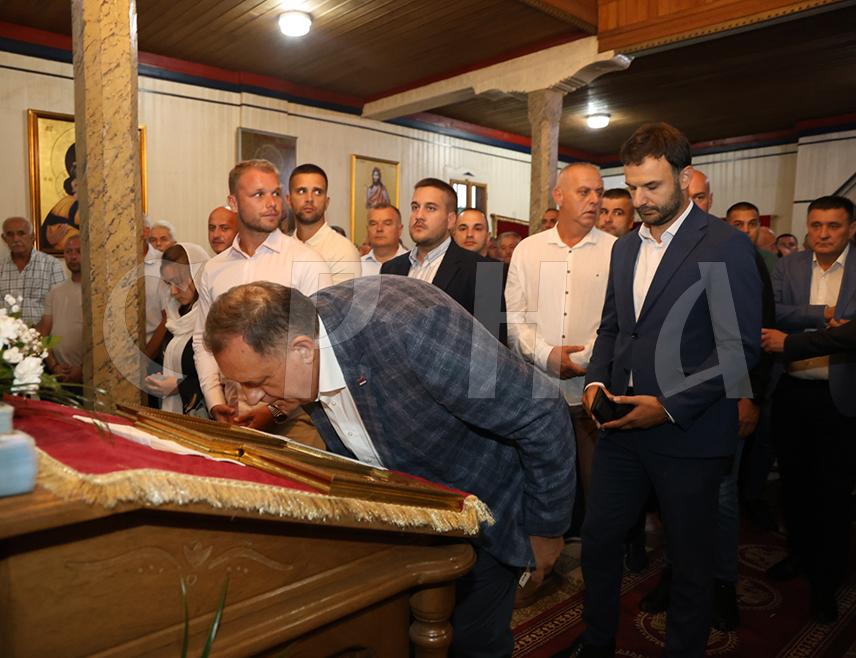 ПРИЈЕДОР, 1. АВГУСТА /СРНА/ - Предсједник Републике Српске Милорад Додик рекао је да је вечерас традиционално у Марићкој код Приједора гдје је црква брвнара изграђена као знак српског отпора турској владавини.