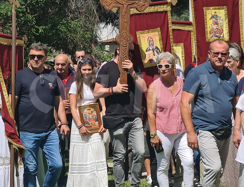 МАГЛАЈ, 2. АВГУСТА /СРНА/ - Код Цркве Светог пророка Илије у Маглају данас је у присуству бројних вјерника прослављен Илиндан, слава овог храма и заштитника црквене општине Маглај.