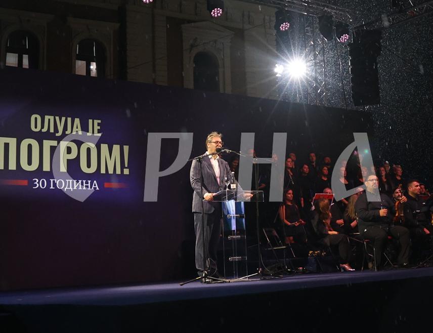 СРЕМСКИ КАРЛОВЦИ, 3. АВГУСТА /СРНА/ - Предсједник Србије Александар Вучић рекао је да Срби неће да буду слуге и поданици, да воле слободу воле више од свега и не питају за њену цијену.