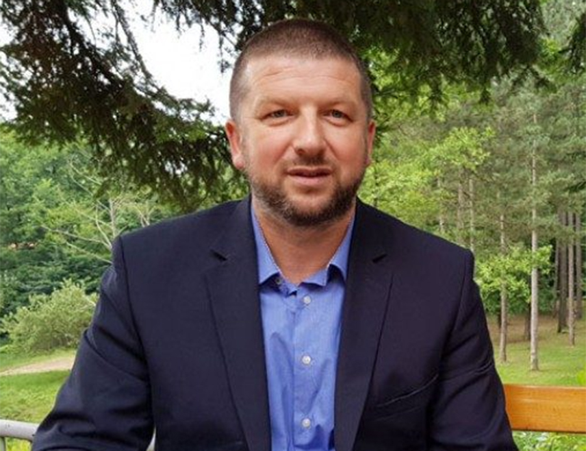 ДОБОЈ, 6. АВГУСТА /СРНА/ - Народ у Републици Српској рекао је своје на посљедњим изборима за инокосне функције и то је једино легално, законито и истинито, поручио је начелник општине Петрово Озрен Петковић, реагујући на одлуку Централне изборне комисије /ЦИК/ БиХ о престанку мандата предсједнику Републике Српске Милораду Додику.