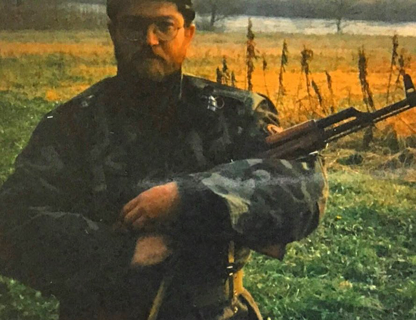БЕОГРАД, 6. АВГУСТА /СРНА/ - Неприхватљива је и узнемирујуће то што је посланик Европског парламента и извјестилац за Србију Тонино Пицула, у контексту обиљежавања 30 година од операције "Олуја", на званичном налогу на друштвеној мрежи "Икс" објавио своју фотографију у војној униформи и са аутоматском пушком у рукама насталу у ратном окружењу, оцијенила је државни секретар у Министарству спољних послова Србије Невена Јовановић.