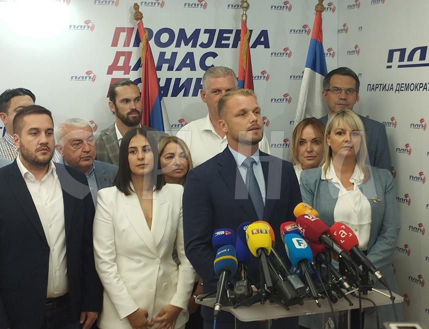 БАЊАЛУКА, 7. АВГУСТА /СРНА/ - На сједници Предсједништва ПДП-а у Бањалуци потврђен је став ове странке да ниједна политичка организација у Републици Српској не треба да учествује на потенцијалним пријевременим изборима за предсједника Републике Српске, саопштио је предсједник ПДП-а Драшко Станивуковић.