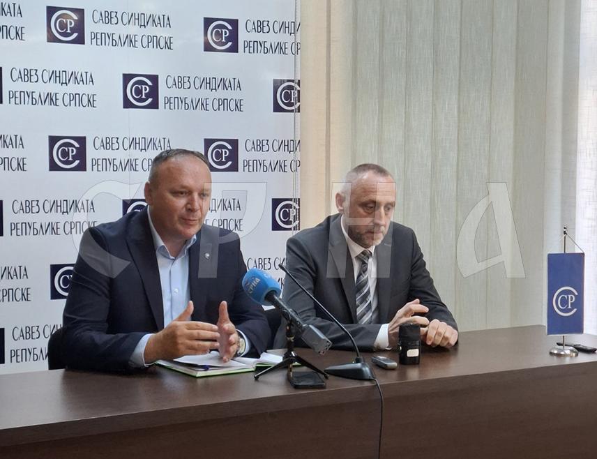 БАЊАЛУКА, 11. АВГУСТА /СРНА/ - Министар рада и борачко-инвалидске заштите Данијел Егић и предсједник Савеза синдиката Републике Српске Горан Станковић разговарали су данас о потреби побољшања статуса радника, те договорили сталну комуникацију.